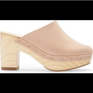 Chic Nude Mules with Wooden Heel